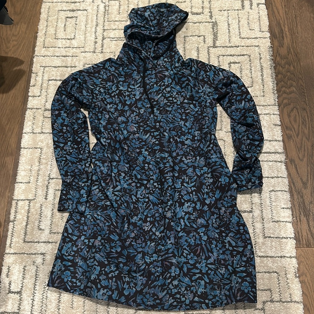 Title Nine Haven Dress with Hood, size small